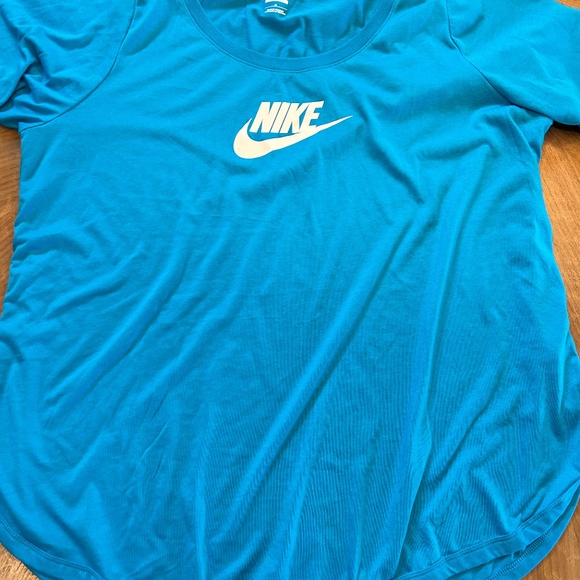 Bundle of 3 Men's Nike Loose Fitted T-Shirts - Picture 7 of 7